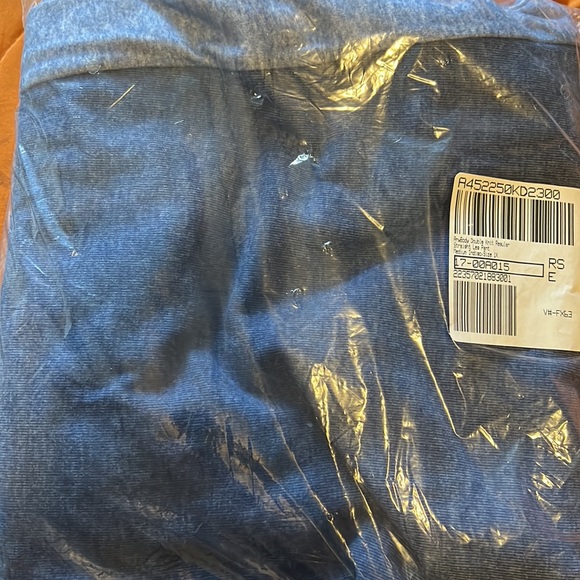 AnyBody Double knit Pants. - Picture 4 of 4